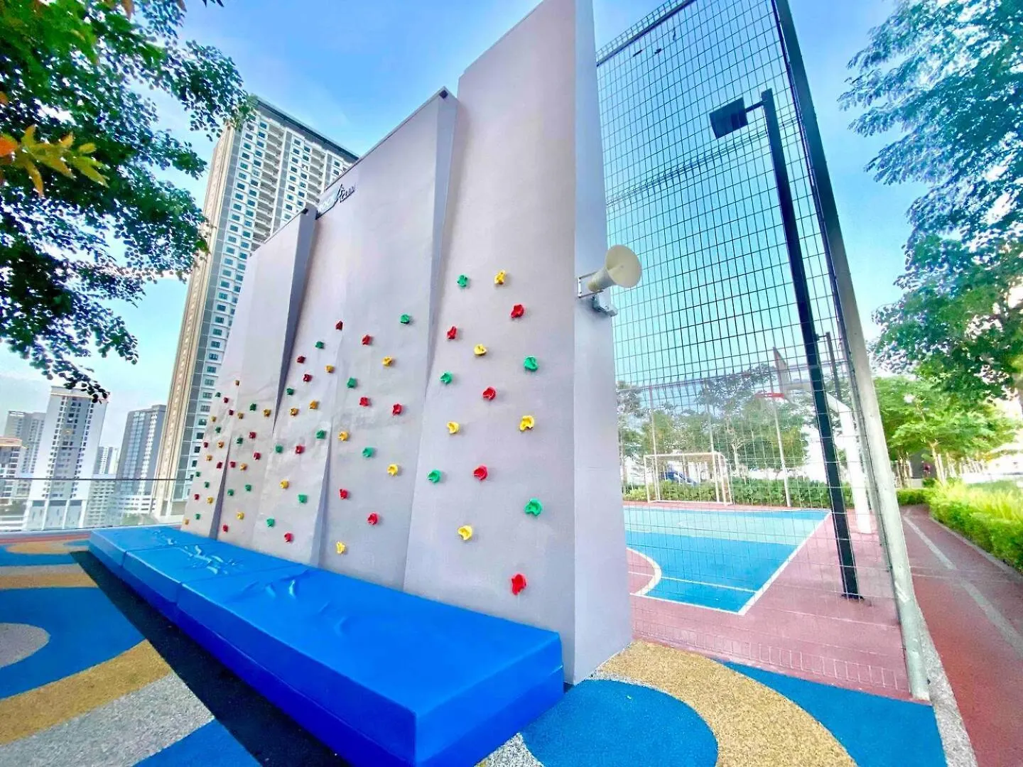 Supermario, 8Pax, Urban Suites - 5Km To Komtar George Town Apartment